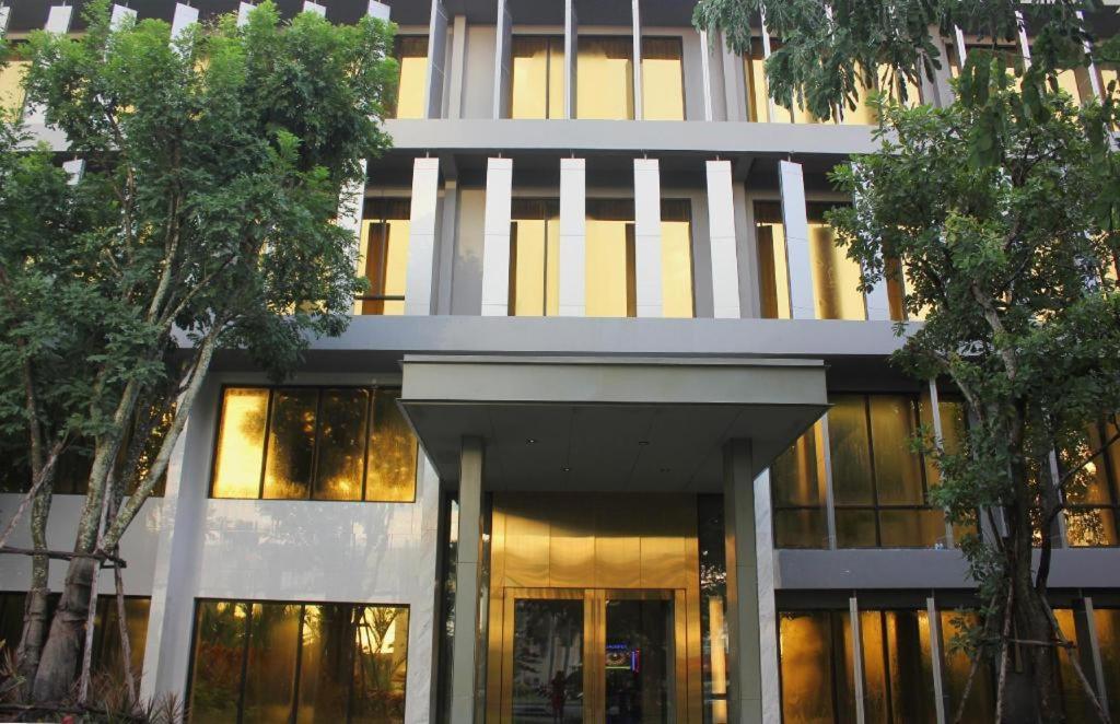 Holiday Poipet Exterior foto